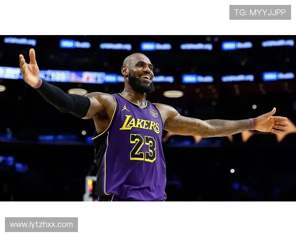 詹姆斯的传奇之路:从篮球新星到NBA历史伟大球员的蜕变与成就